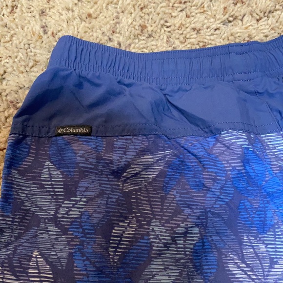 BNWOT Columbia blue floral waterproof/quick-drying board shorts for women size S - Picture 7 of 8